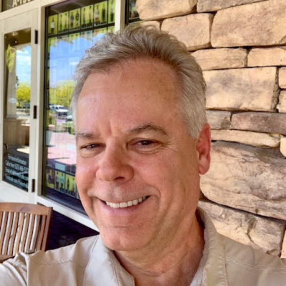 Profile Picture of Thomas Kern (@vzz03r) on Poshmark