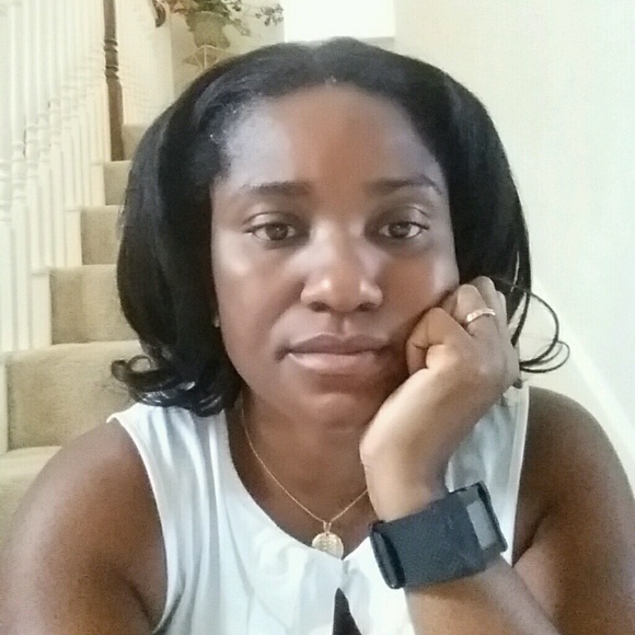 Profile Picture of Anwanuu Ak (@anwanoga) on Poshmark