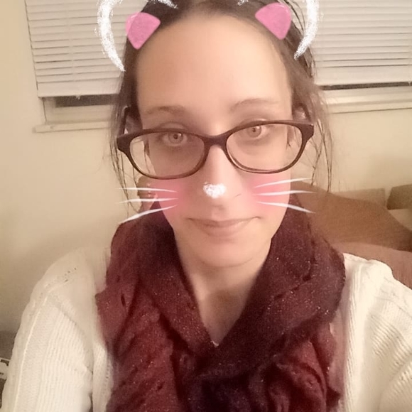 Profile Picture of Sara Rahtz (@saramarie1607) on Poshmark