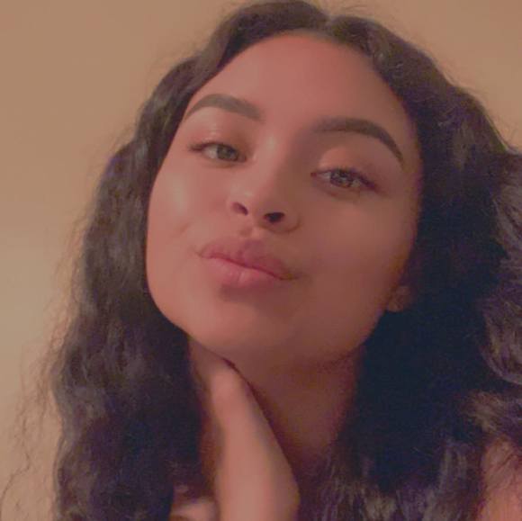 Profile Picture of Paola Chaparro (@paolachaparro) on Poshmark