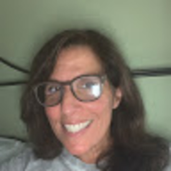 Profile Picture of Faye Fischer (@ffischerx2) on Poshmark