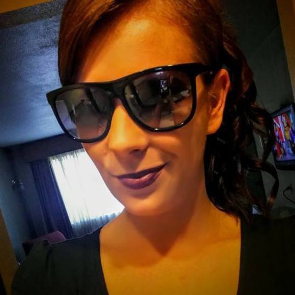 Profile Picture of Carmen Zinicola (@carmenzinicola) on Poshmark