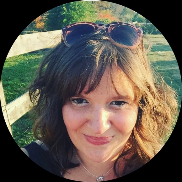 Profile Picture of Amber Netto (@emmasmom82408) on Poshmark