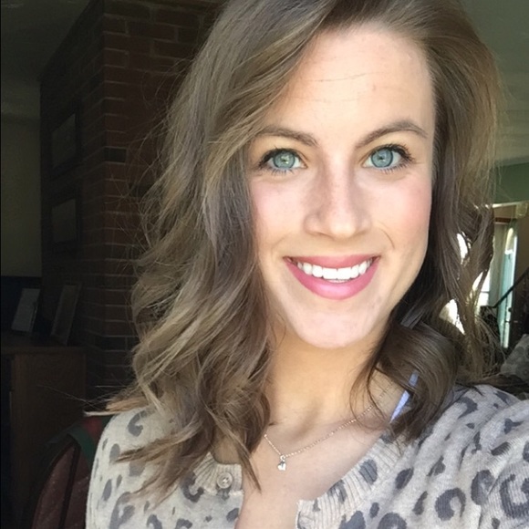 Profile Picture of Brette Purvis (@b_purvis) on Poshmark