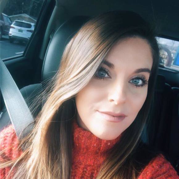 Profile Picture of Emily Cottles (@e_cottles) on Poshmark