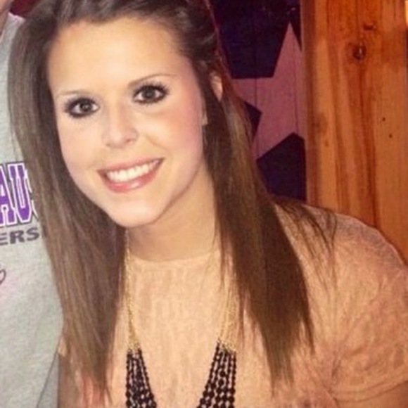 Profile Picture of Brittany Morren (@brittanymorren) on Poshmark