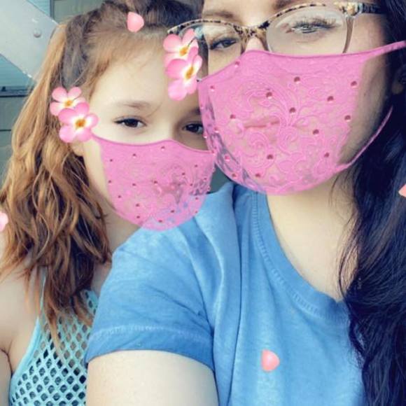 Profile Picture of Ryleigh Ahlfeldt (@ryleighahlfeldt) on Poshmark