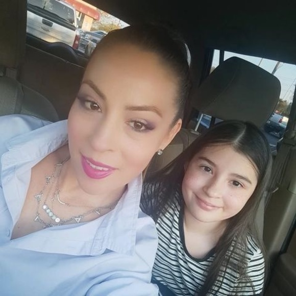 Profile Picture of Albis Albita (@albisalbita) on Poshmark