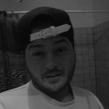 Profile Picture of Seth Willoughby (@unosef916) on Twitter