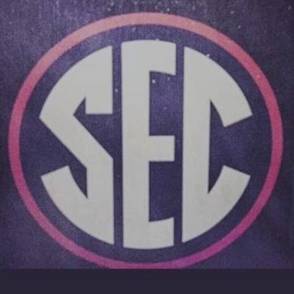 Profile Picture of Trey Cifra (@tcif5) on Poshmark