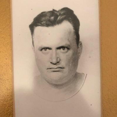 Joel McHale - Twitter Profile Picture of Joel McHale (@jeffwingcrs) on Twitter