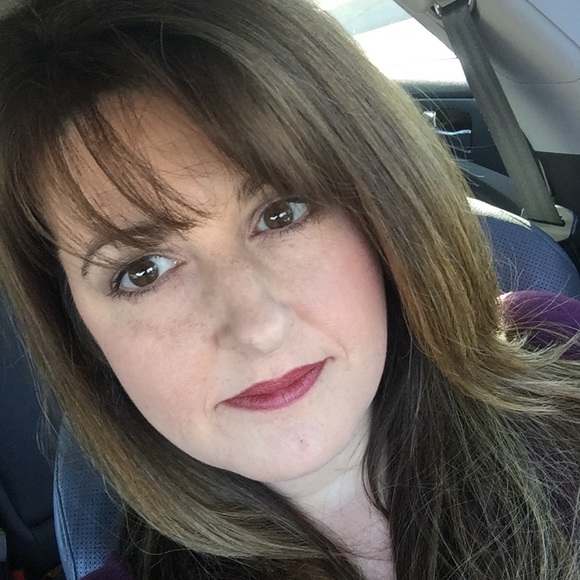 Profile Picture of Susan Goonan (@susangoonan) on Poshmark