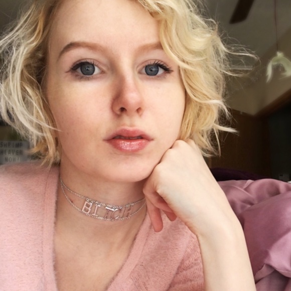 Profile Picture of Carolyn Fletty (@witchbolt) on Poshmark