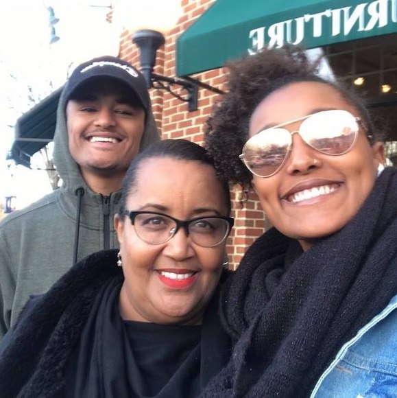 Robel Arcudi - Poshmark Profile Picture of Robel Arcudi (@rtarcudi) on Poshmark