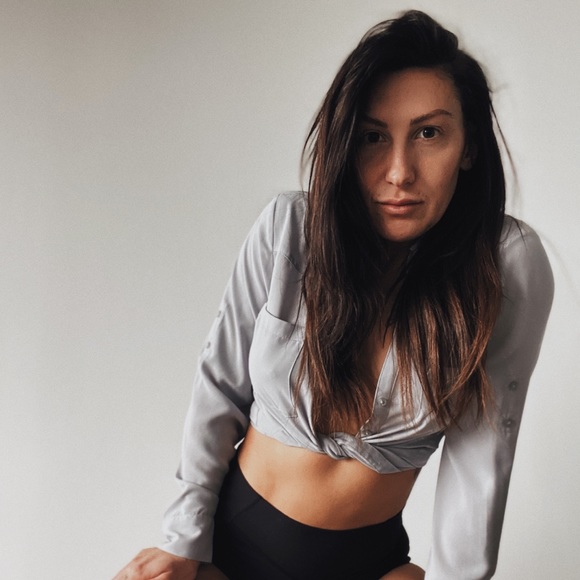 Profile Picture of Samantha Scherer (@samanthas2) on Poshmark