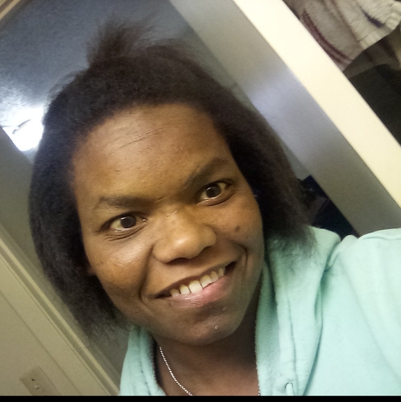 Profile Picture of Erica Ditzman (@lynnedward1014) on Poshmark