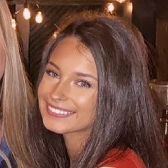 Profile Picture of Jess Howison (@jesshowison) on Poshmark