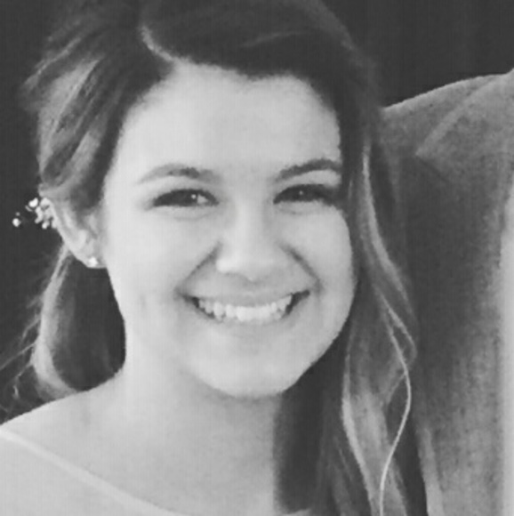 Profile Picture of Estella Wacek (@elliewacek) on Poshmark