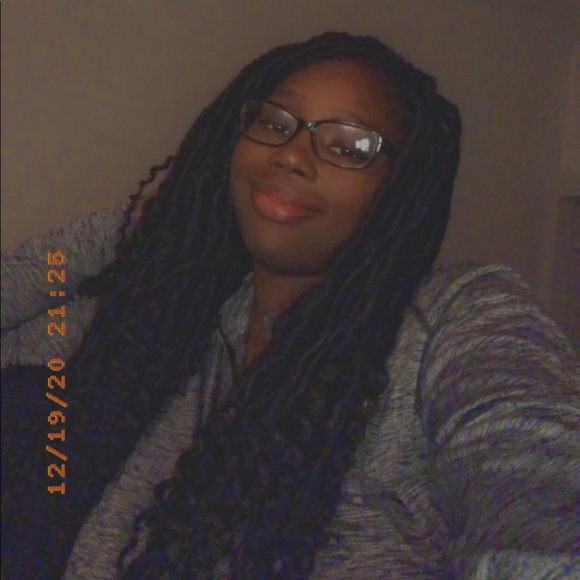 Profile Picture of Dajanae Glosson (@glossond1) on Poshmark