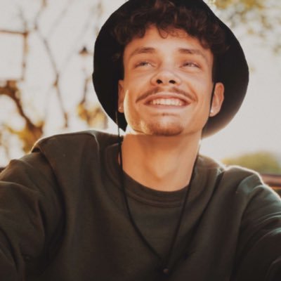 Profile Picture of D.Dot (@Daniel__Mackie) on Twitter
