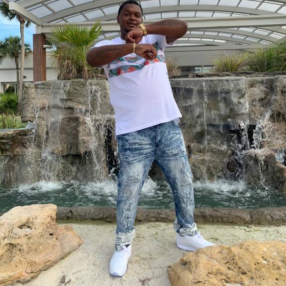 Profile Picture of David Furye (@furyeallen) on Poshmark