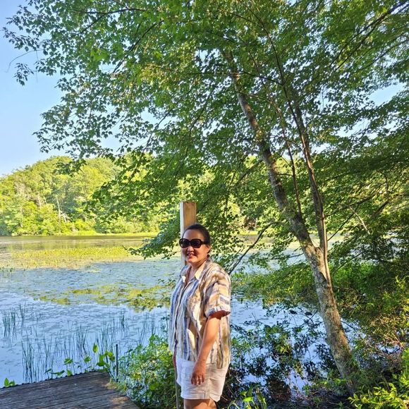 Profile Picture of Naphatsawan Hennessey (@sawan71) on Poshmark