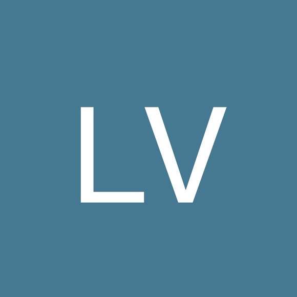 Profile Picture of Lori Vandever (@5lvandever) on Poshmark