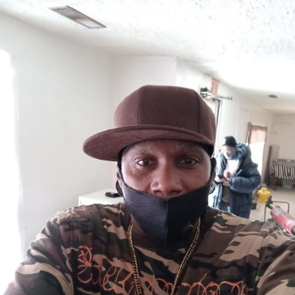 Profile Picture of Kevin Hayden (@kevdhayden60) on Poshmark