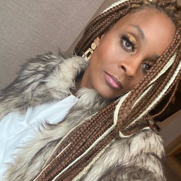 Profile Picture of Cassandra Slappy (@cassandraslappy) on Poshmark