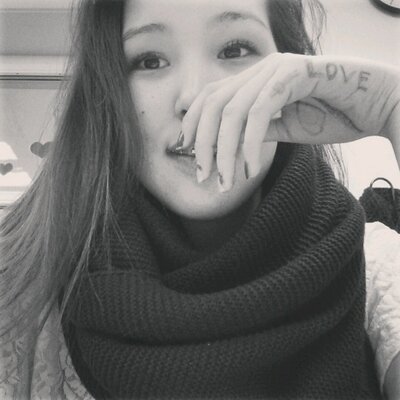 Profile Picture of Lona Larsen (@LarsenLona) on Twitter