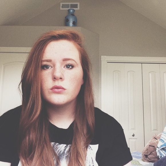 Profile Picture of Jayne Albrecht (@jaynealbrecht) on Poshmark