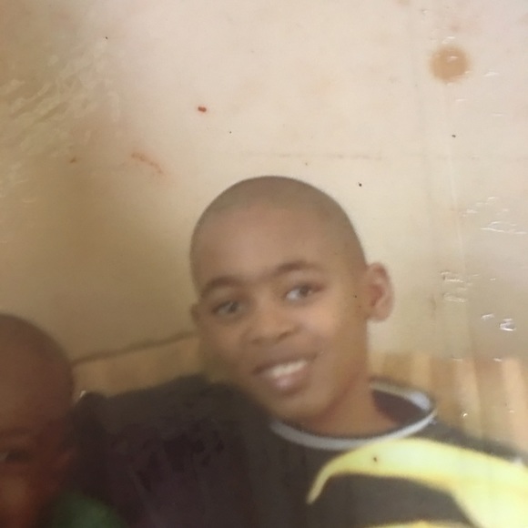 Profile Picture of Jean Francois (@optisonn) on Poshmark