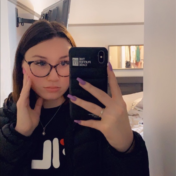 Profile Picture of Myrka Sauvé (@myrkasauve) on Poshmark