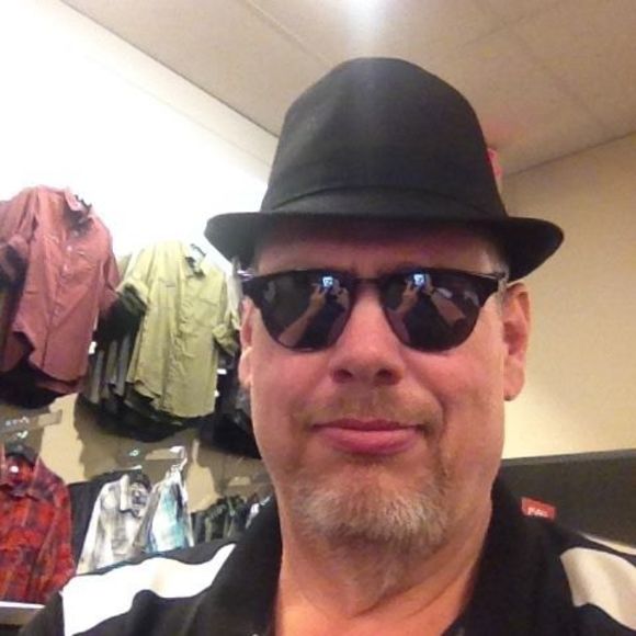 Profile Picture of Tony Jeffries (@cimciusa) on Poshmark