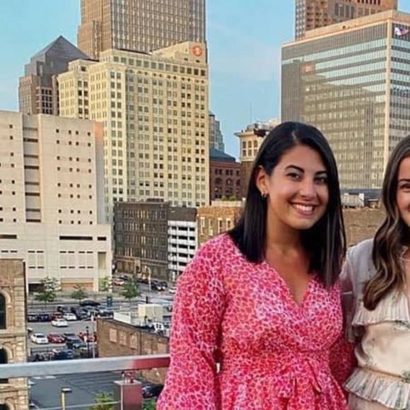 Profile Picture of Nikki Franchini (@nik2345) on Poshmark