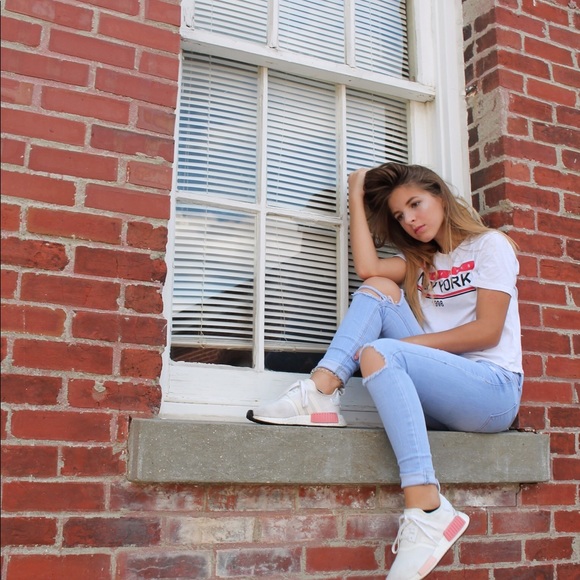 Profile Picture of Sonne Griesi (@sonne_griesi_) on Poshmark