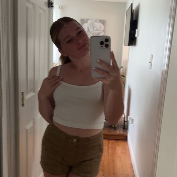 Mia Redos - Poshmark Profile Picture of Mia Redos (@miaredos123) on Poshmark