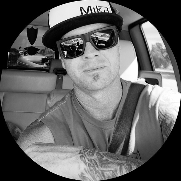 Profile Picture of Jason Springfield (@jasonspringfiel) on Poshmark