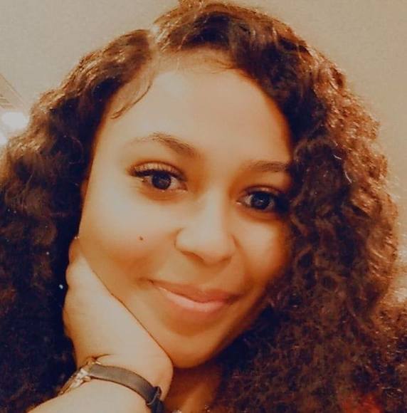 Profile Picture of Shakita Lazelle (@shakita143) on Poshmark