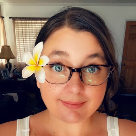 Profile Picture of Cindy Paez (@cindypaez) on Poshmark