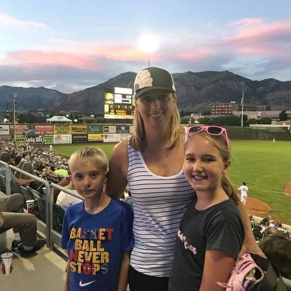 Profile Picture of Tara Jauch (@tarajauch) on Poshmark