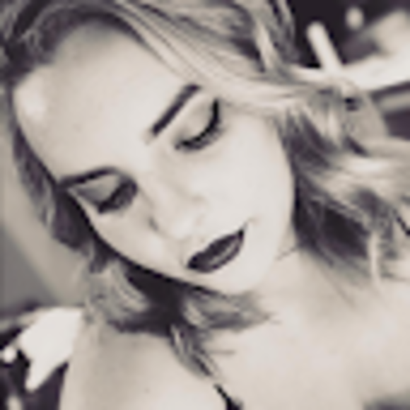 Profile Picture of Tebi Kulikowska (@tebik) on Poshmark