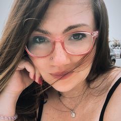 Profile Picture of Julia Rozell (@juliarozell) on Tiktok