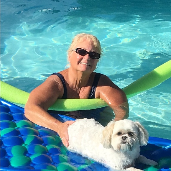 Profile Picture of Valerie Ditman (@bsktlady1) on Poshmark