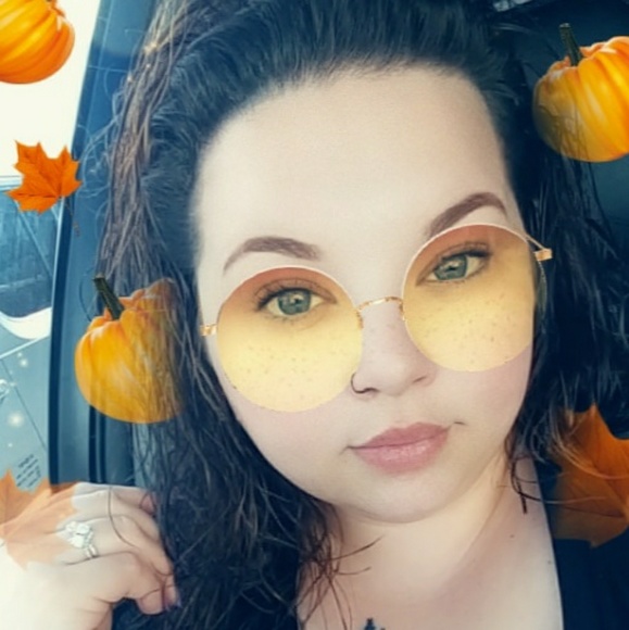 Profile Picture of Rachael Gursky (@rgursky28) on Poshmark