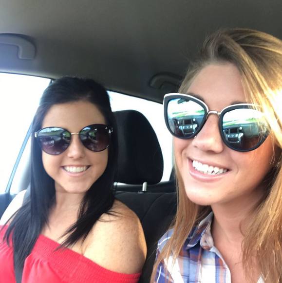 Profile Picture of Alyssa Yanish (@yanish1291) on Poshmark