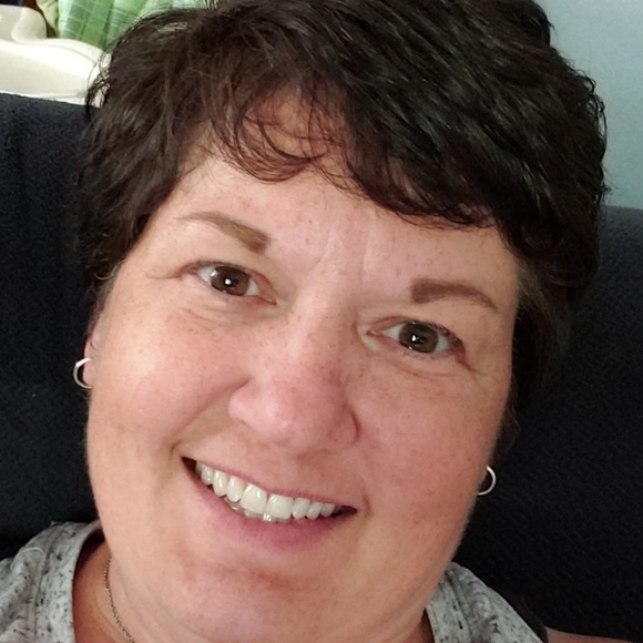 Toni Lepak - Poshmark Profile Picture of Toni Lepak (@toni_lepak) on Poshmark