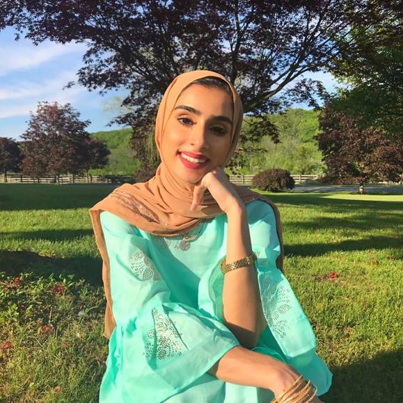 Profile Picture of Zulekha Karachiwalla (@zulekhak) on Poshmark