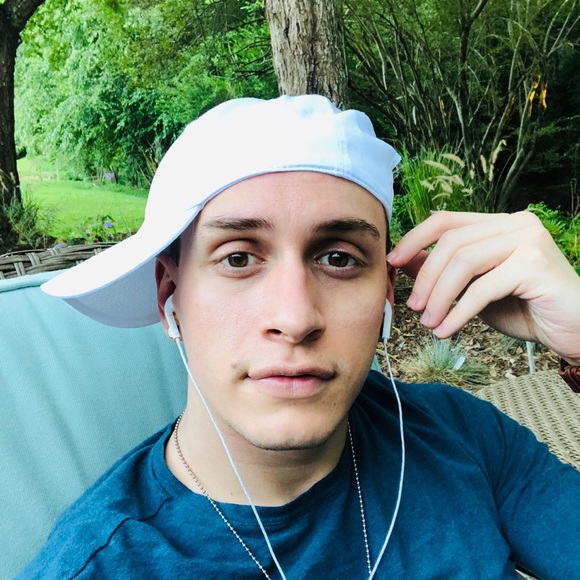 Profile Picture of Brian Traynor (@btrayn20) on Poshmark