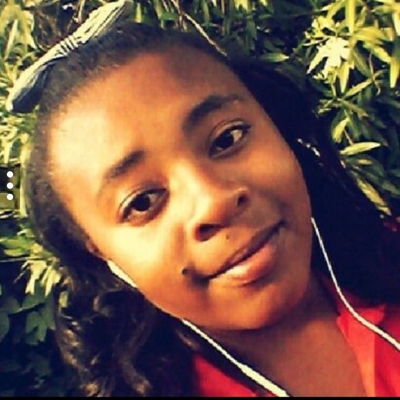 Profile Picture of Jada Dosty (@simplyjada) on Poshmark